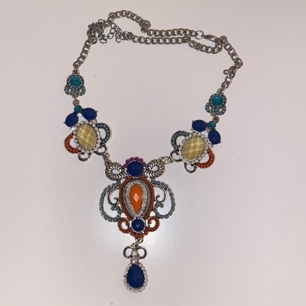 Magnificent multilayer  simulated pearl/gold necklace set in silver tone